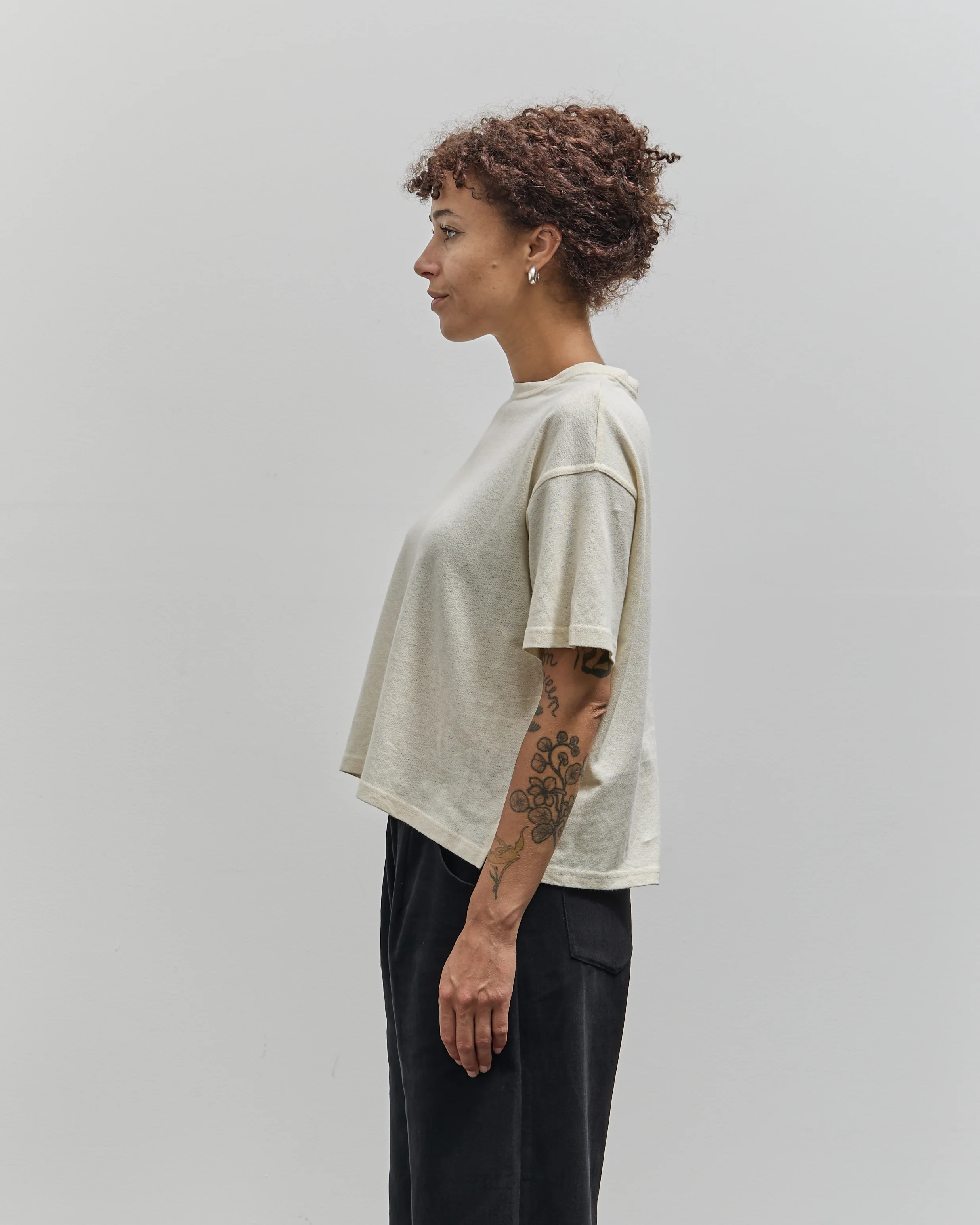 7115 Signature Cropped Tee, Off-White - Image 6