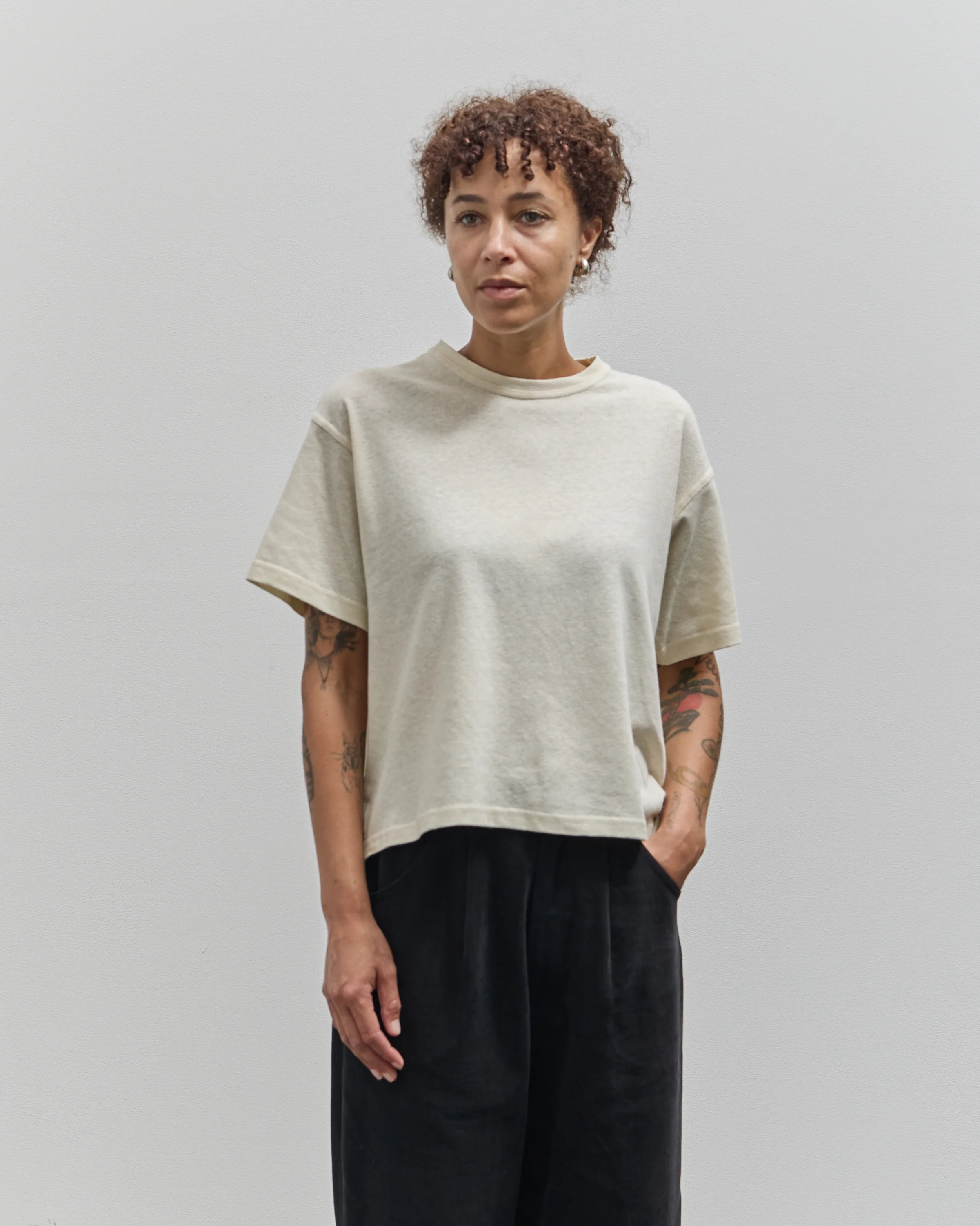7115 Signature Cropped Tee, Off-White - Image 7