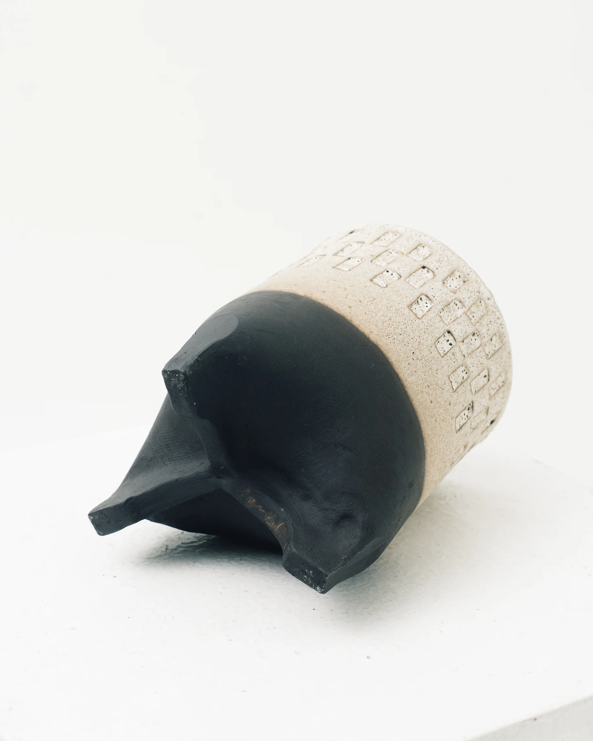 Ayame Bullock Three Legged Planter Pot - Image 3