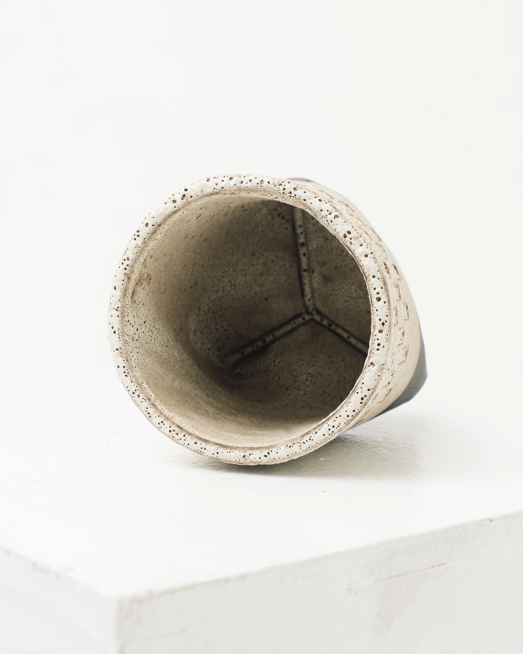 Ayame Bullock Three Legged Planter Pot - Image 4