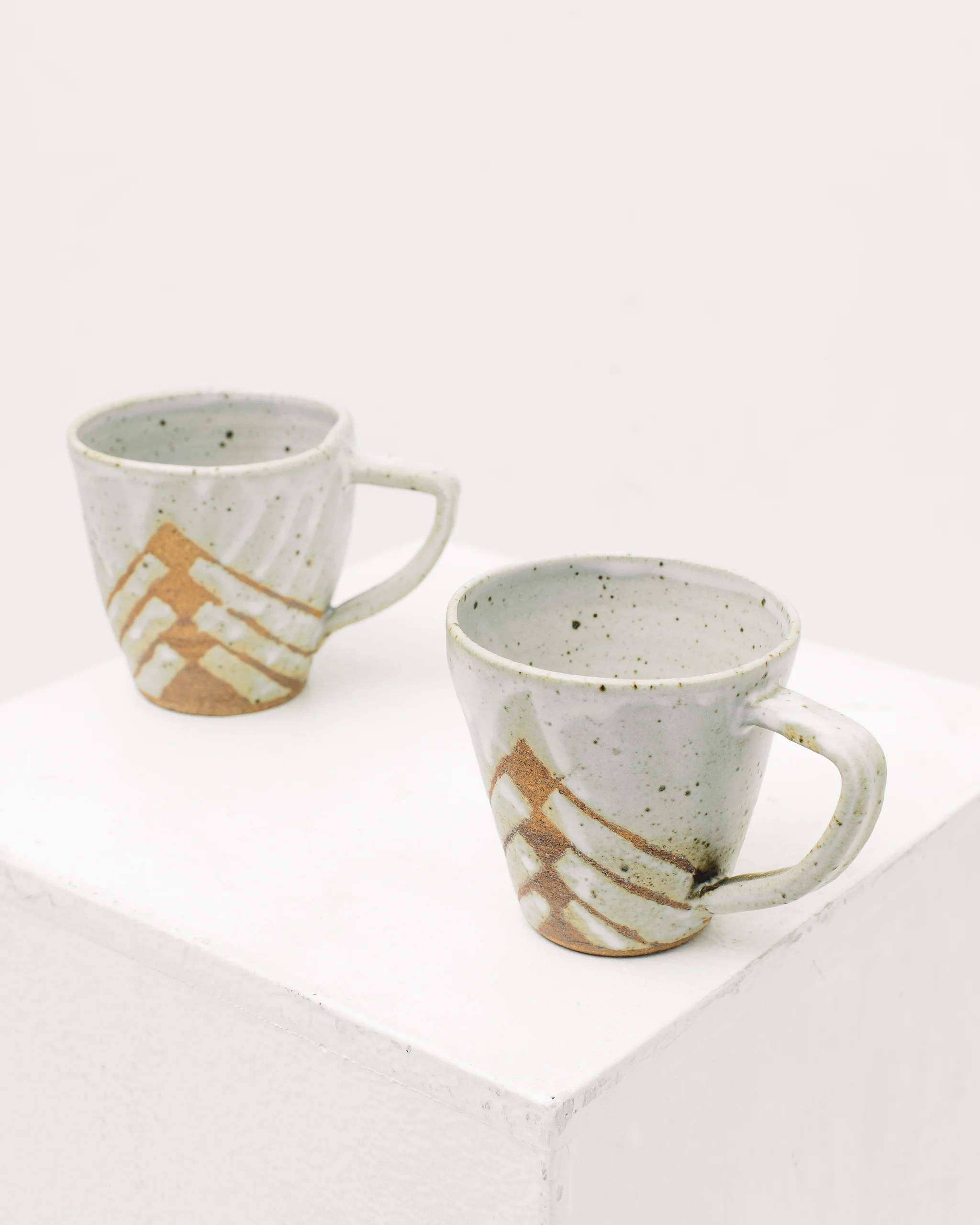 Ayame Bullock White Speckled Totem Mugs - Image 4
