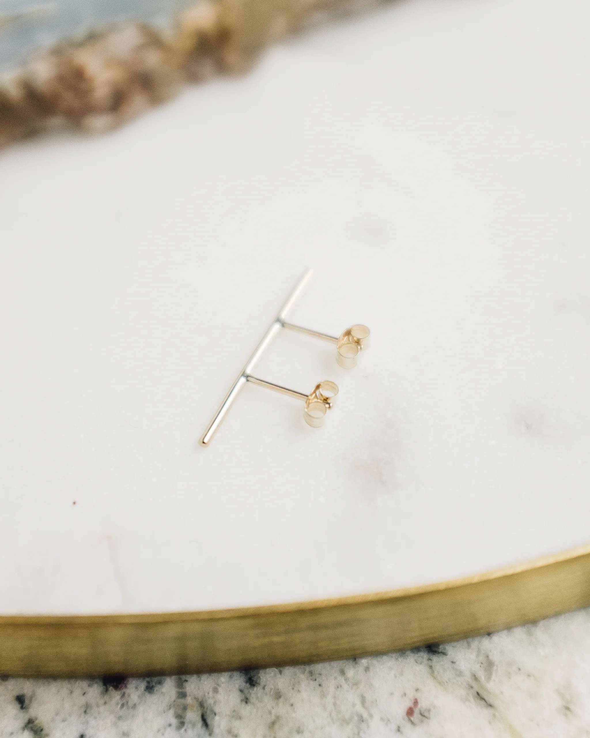 Mirta Thin Line Earring, Gold - Image 7