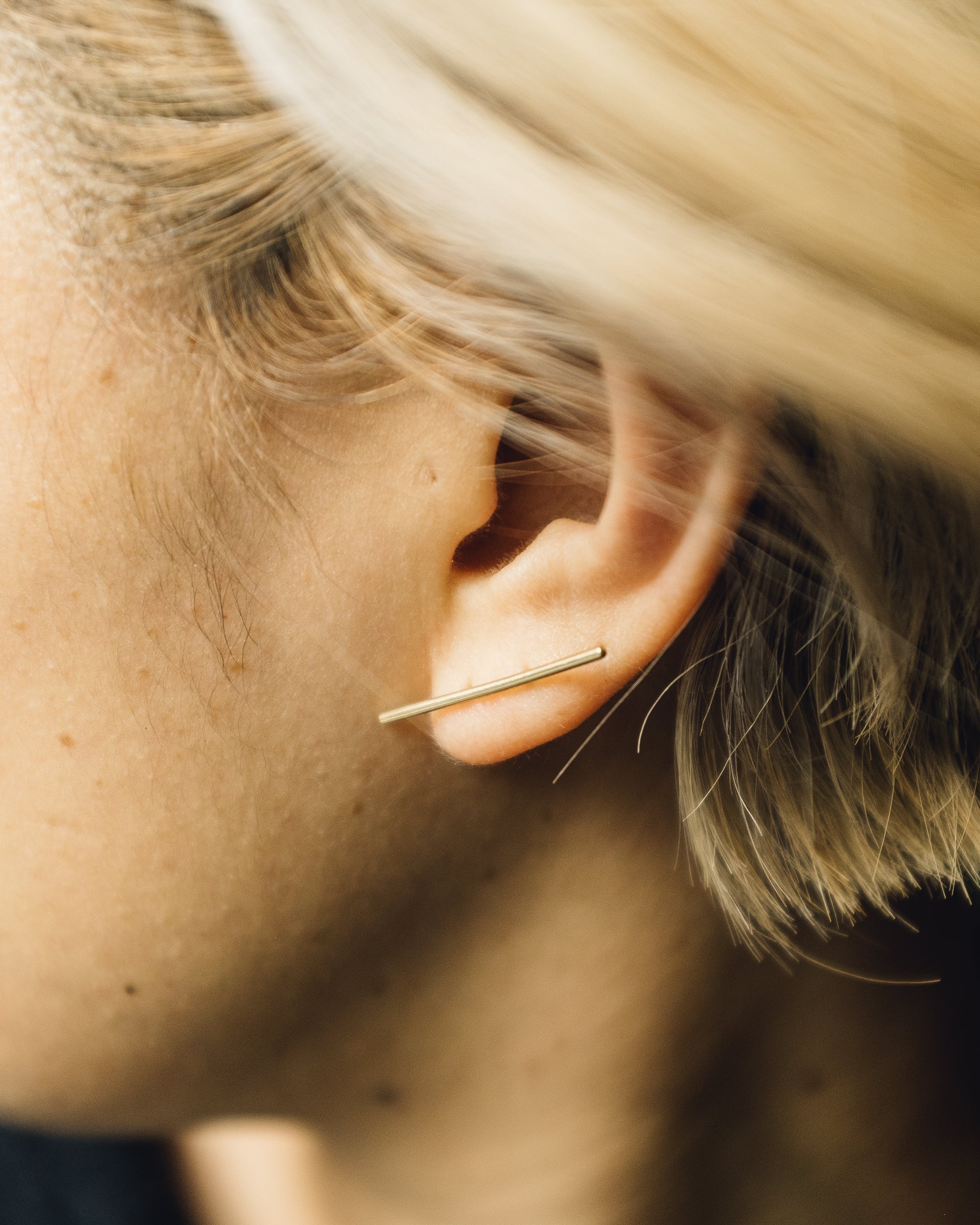 Mirta Thin Line Earring, Gold - Image 8